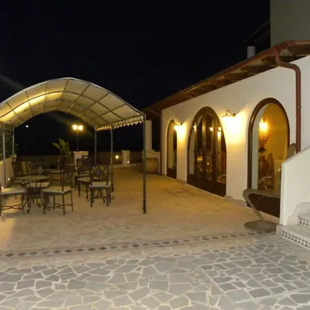 Hotel Borgo Eolie 3*