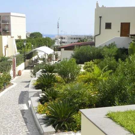 Hotel Borgo Eolie 3*