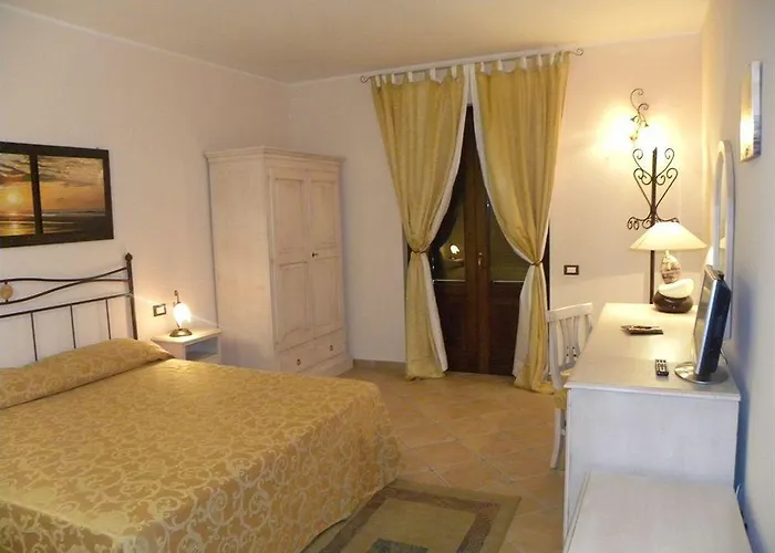 Hotel Borgo Eolie 3*