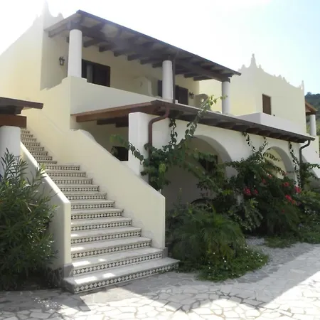 Отель Borgo Eolie 3*