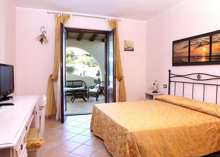 Borgo Eolie Отель