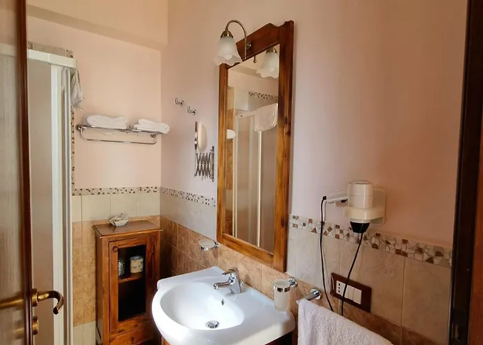 Borgo Eolie فندق 3*