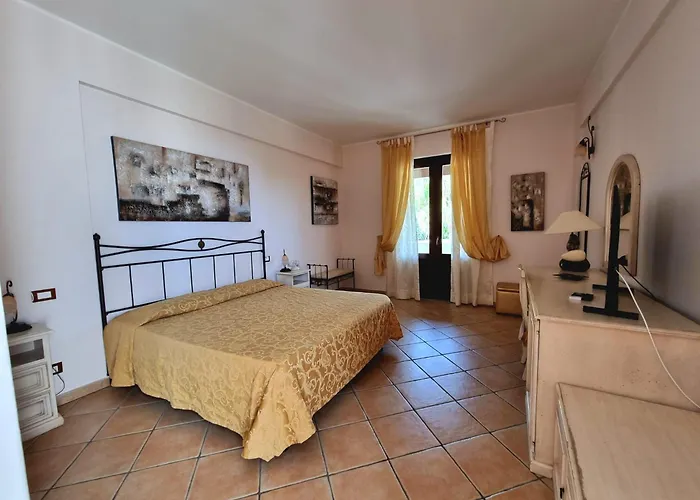 Borgo Eolie Отель