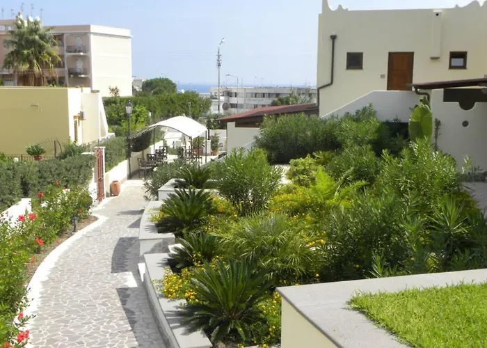 Hotel Borgo Eolie 3*